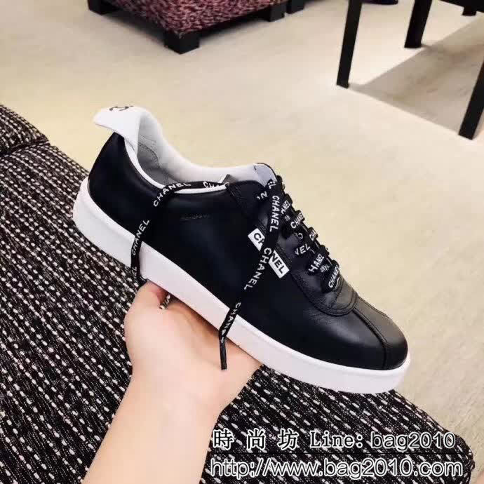 CHANEL香奈兒 18爆款 小香家子母logo 牛皮小白鞋 QZS1051